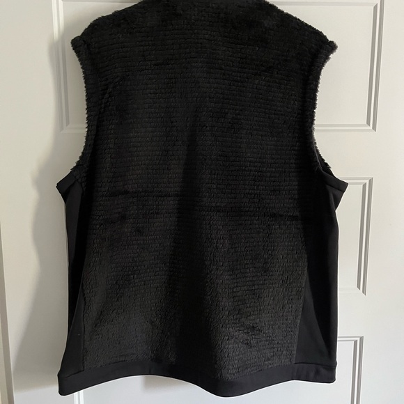 Mountain Hardwear
Polartec High Loft Vest - Men's 2XL - Picture 8 of 16